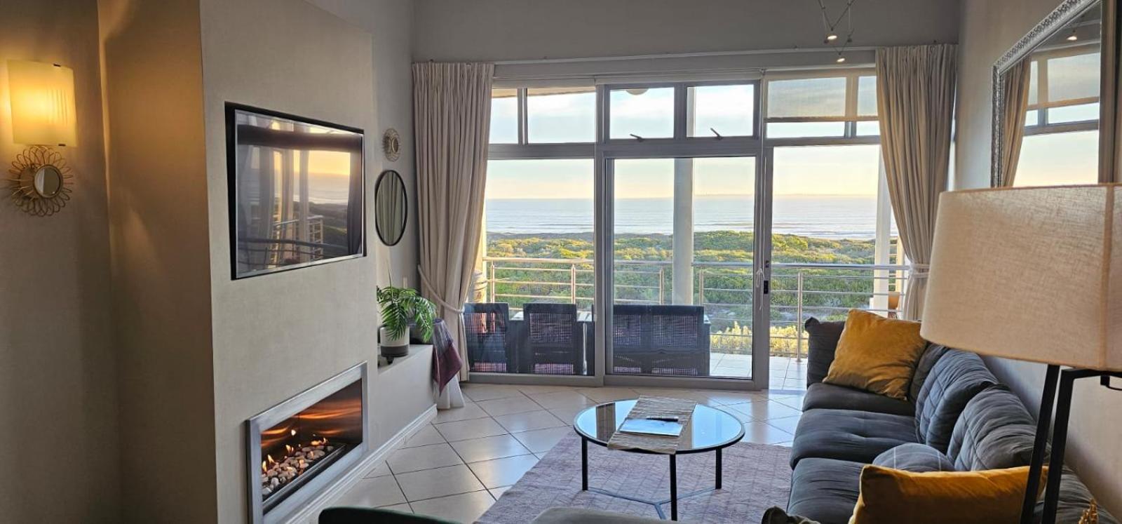 Beachfront 3-bedroom With Robben Island Views Cidade Do Cabo